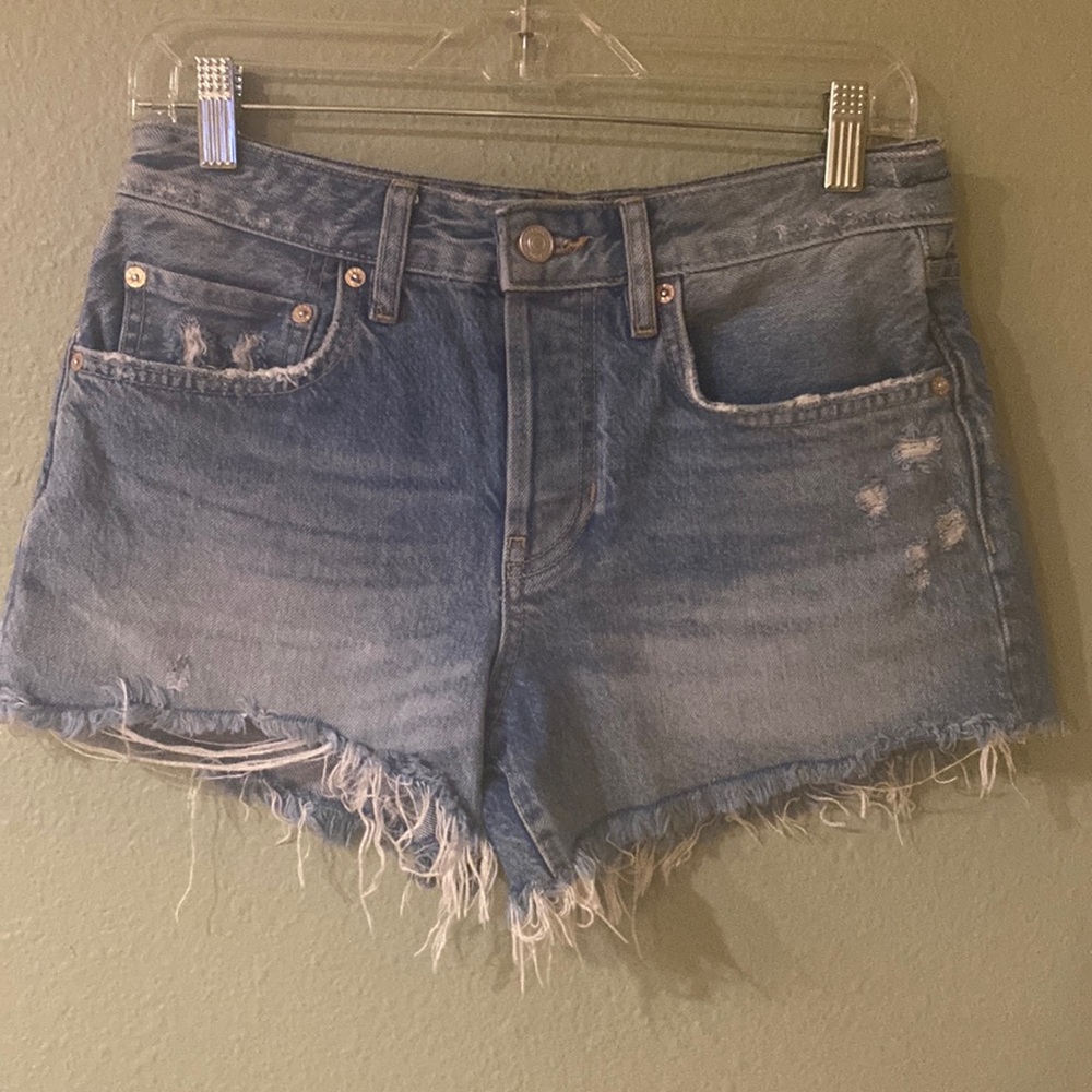 “We The Free” Denim Shorts Size 26